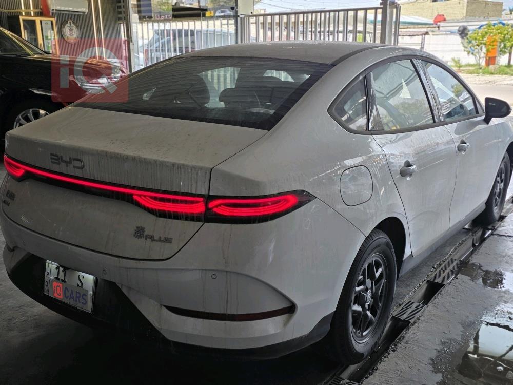 بي واي دي Qin Plus